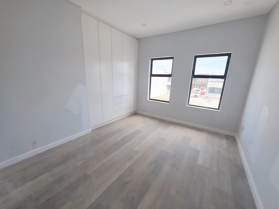 5 Bedroom Property for Sale in Sandown Western Cape
